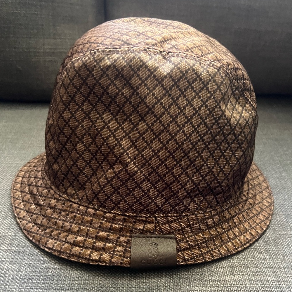 Kids Gucci hat size medium only worn one  times